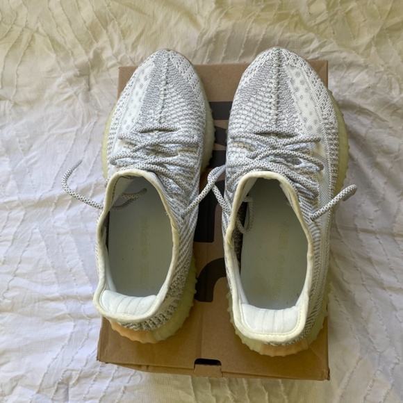 Yeezy Boost 350 V2 - Picture 3 of 5